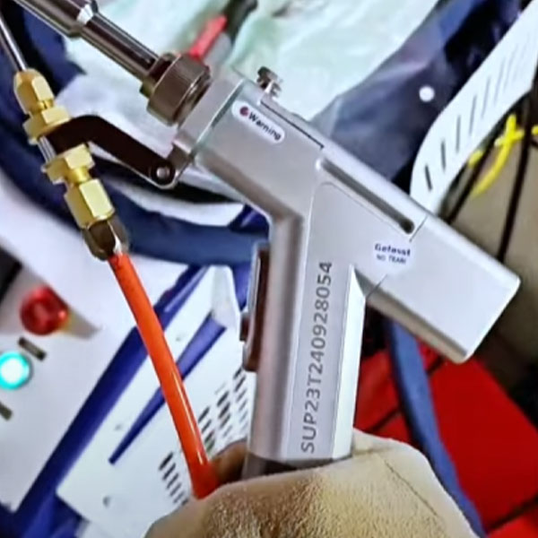 Lazer Kaynakçı-4 Lazer Kaynakçı 4