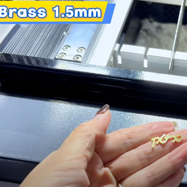 Cea mai mică mașină de tăiat cu laser-4 Cea mai mică mașină de tăiat cu laser-4