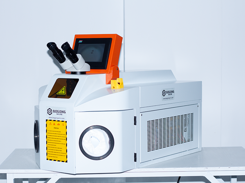 橙白珠宝焊现场拍摄2 jewellery laser welding machine