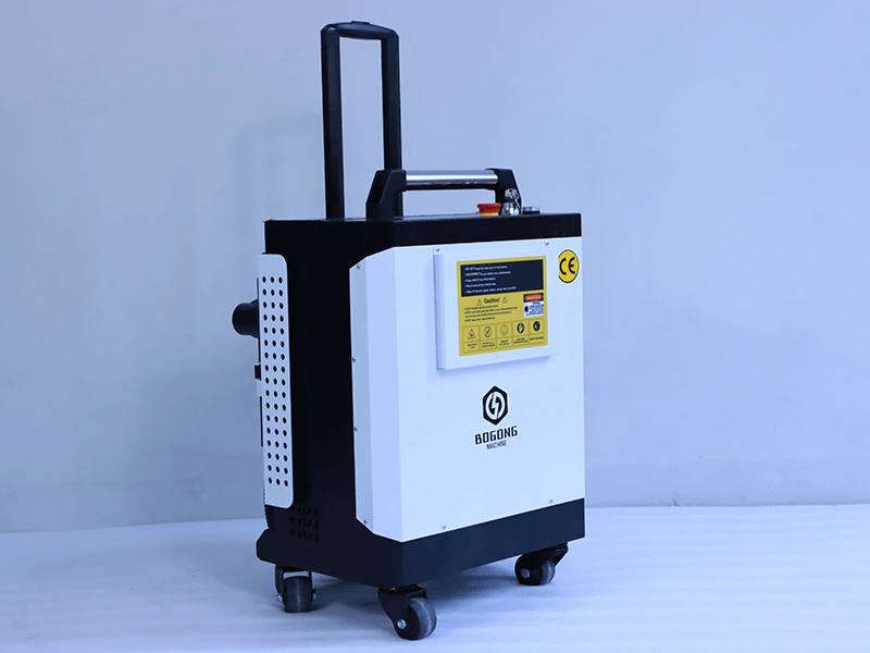 黑白300w清洗机现场实拍3 Pulse laser cleaner