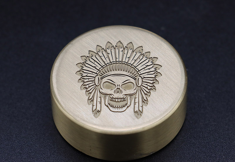 Laser-Marking-Machine-for-metal-1 Laser-Marking-Machine-for-metal-1