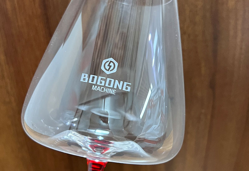 Laser-engraving-machine-for-glass-1 Laser-engraving-machine-for-glass-1