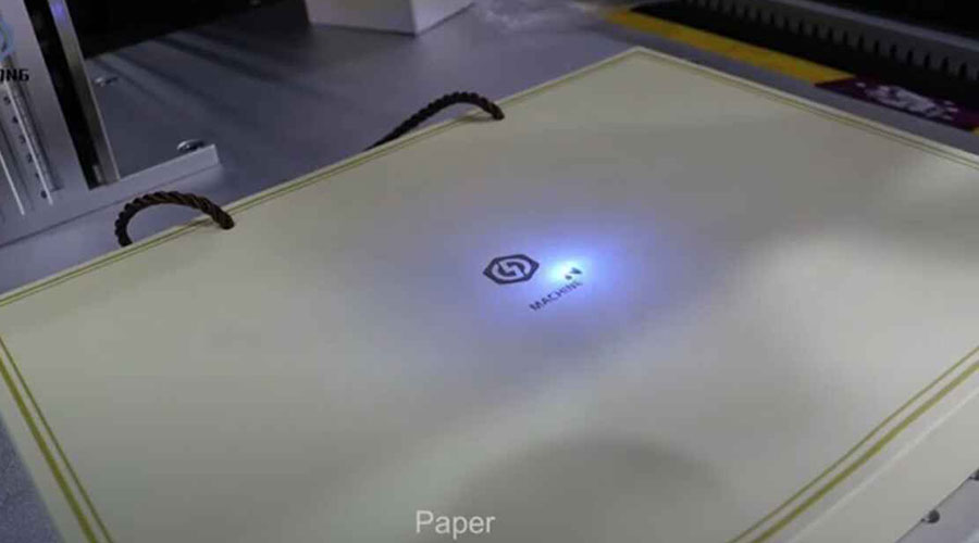 Yüzey Altı UV Lazer Gravür Makinesi 3D Kristal kağıt-2 Yüzey Altı UV Lazer Gravür Makinesi 3D Kristal kağıt-2