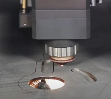 Cele mai bune mașini de tăiat cu laser cu fibră optică pentru fabricarea tablelor metalice (2025) 7 Cele mai bune mașini de tăiat cu laser cu fibră pentru fabricarea foilor de metal (2025) - tăiere