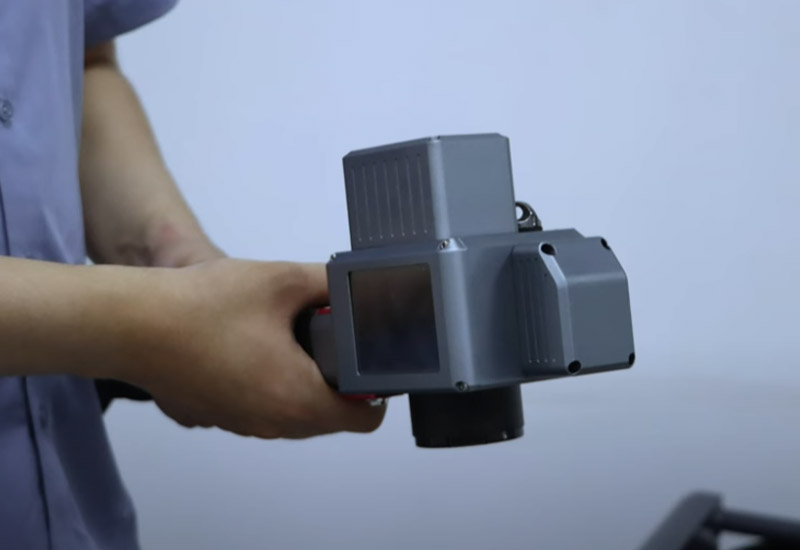 How 1000W Pulse Laser Cleaning Machine Rust Removal the Metal 1 How-1000W-Pulse-Laser-Cleaning-Machine-Rust-Removal-the-Metal-2