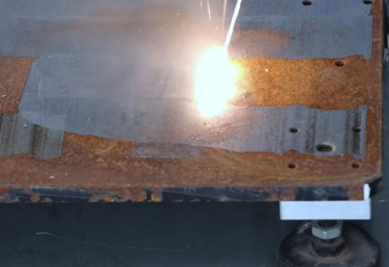 How 1000W Pulse Laser Cleaning Machine Rust Removal the Metal 4 How-1000W-Pulse-Laser-Cleaning-Machine-Rust-Removal-the-Metal-3