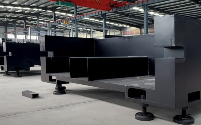 OEM Fiber Laser Cutting Machine for Heavy Metal Plate 2 OEM-Fiber-Laser-Cutting-Machine-for-Heavy-Metal-Plate-1