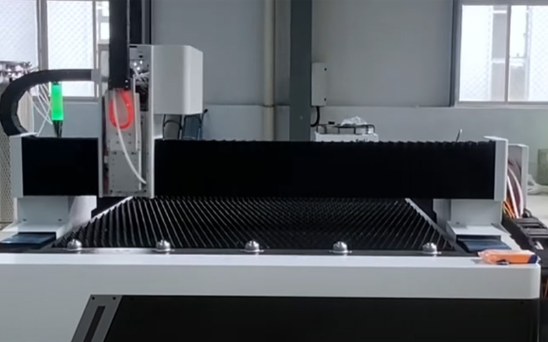 OEM Fiber Laser Cutting Machine for Heavy Metal Plate 5 OEM-Fiber-Laser-Cutting-Machine-for-Heavy-Metal-Plate-2