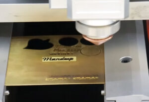 Customized 3D Fiber Laser Engraving Machine for Metal Crafts 3 Brass-Fiber-Laser-Cutting-Machine-Manufacturer-3