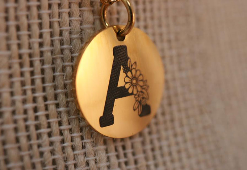 Jewelry-2 Laser Engraving Machines in the Fashion and Leather Industry 2