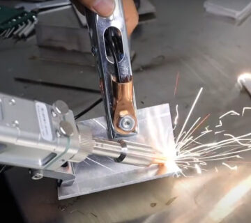 Handheld-Laser-Welding-Machine-for-Stainless-Handrails-1 Handheld-Laser-Welding-Machine-for-Stainless-Handrails-1