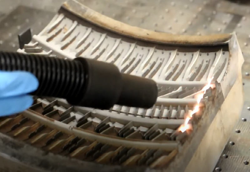 Pulse-Laser-Cleaning-Machine-for-Injection-Mold-Maintenance-5