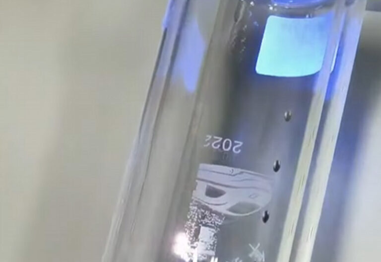 UV Laser Marking Machine for Cosmetic Glass Bottles 10 UV Laser Marking Machine for Cosmetic Glass Bottles-1