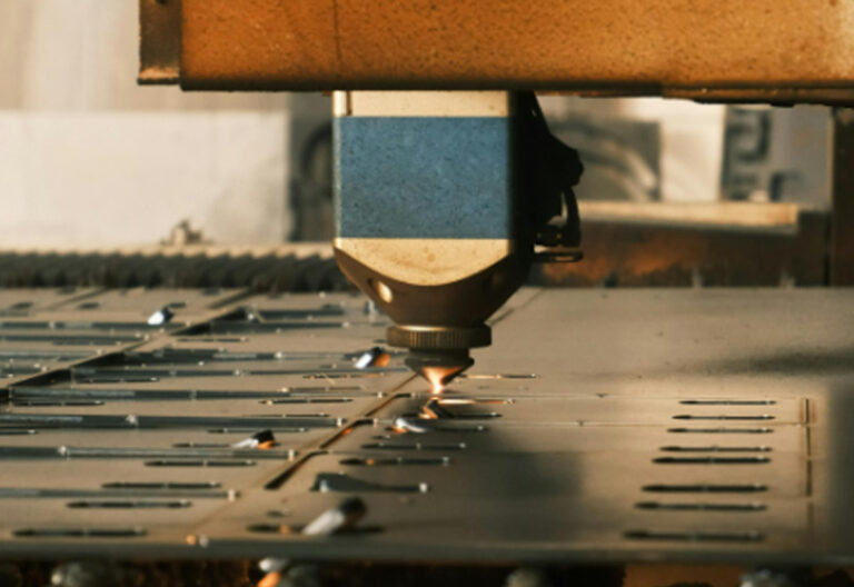 How Industrial Buyers Select the Right Fiber Laser Cutter 4 How-Industrial-Buyers-Select-the-Right-Fiber-Laser-Cutter-2