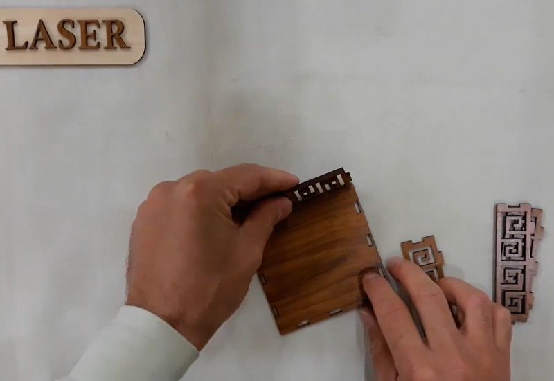 Laser-Engraving-Machine-for-Wooden-Gift-Boxes-5